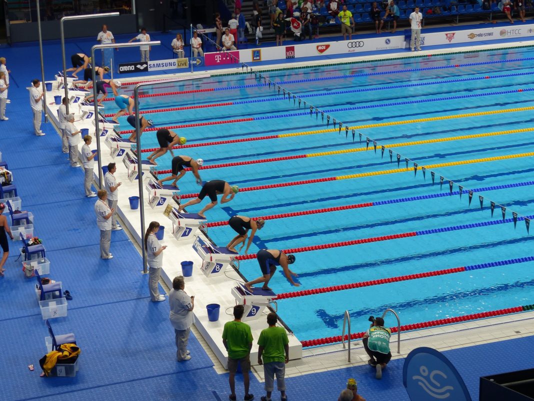 A photo of World Master's 800m Women's Swimming competition from 2017