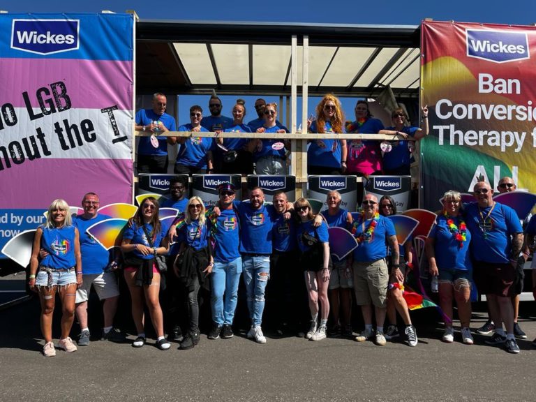 Wickes mobbed by boring transphobes who can’t read