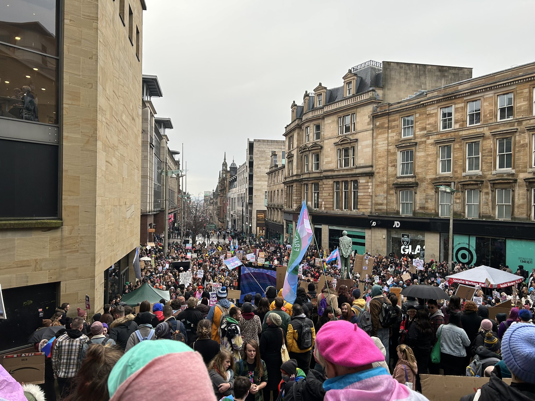 A photo of the crowd gathered in Glasgow in support of Scottish democracy and trans rights. Photo by Max @SpillerOfTea on Twitter